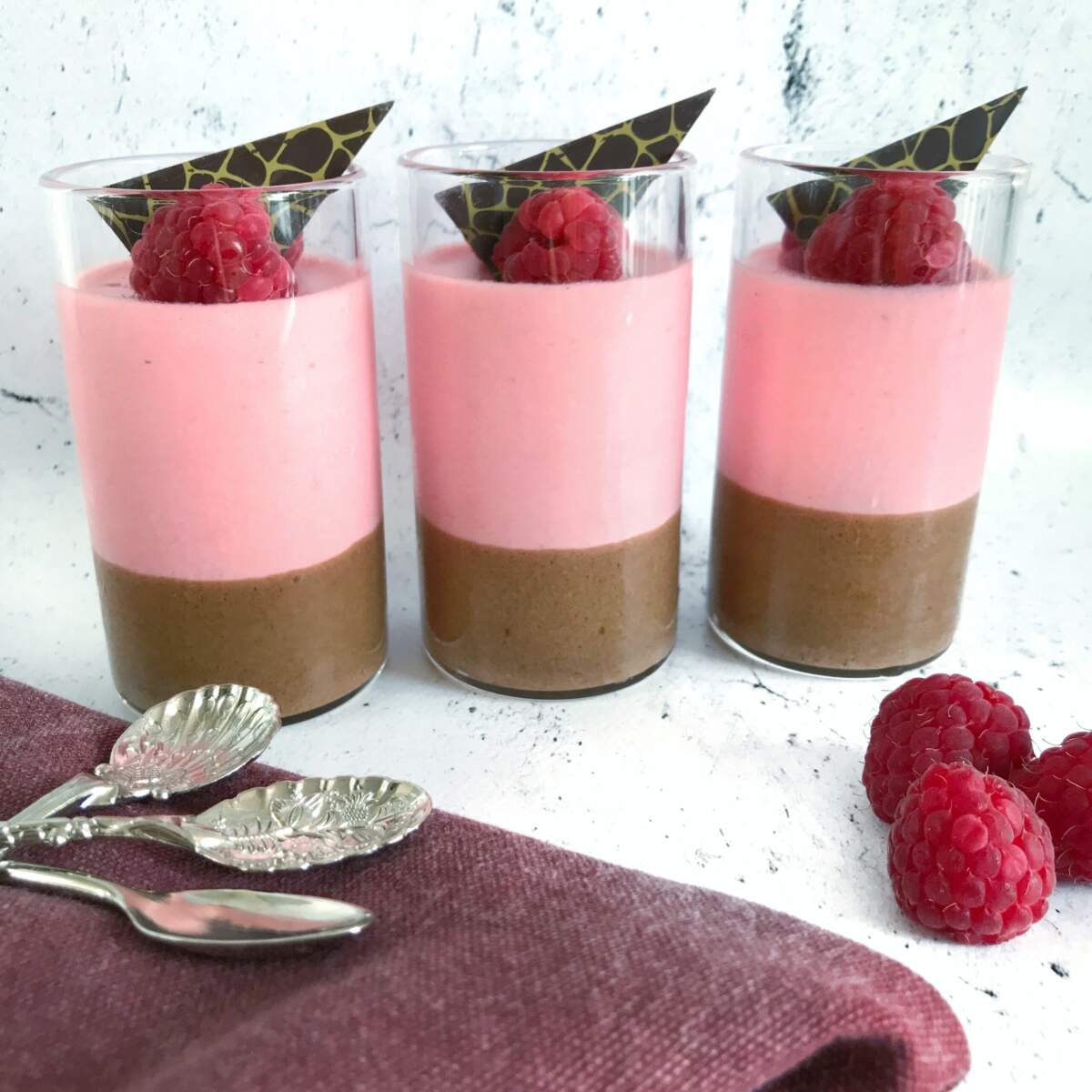 Dessert med hindbær og chokolade - nem dessert i glas