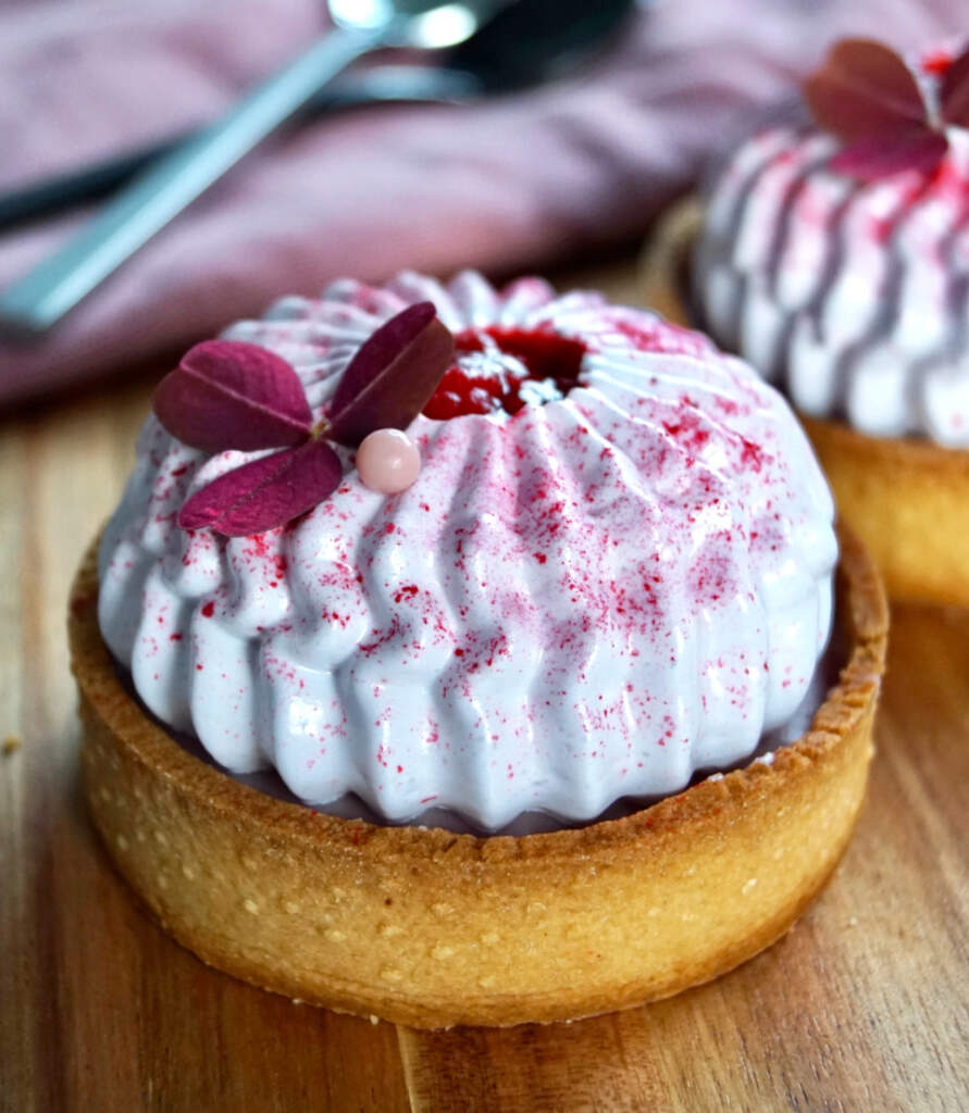 Små hindbærtærter med Ruby ganache