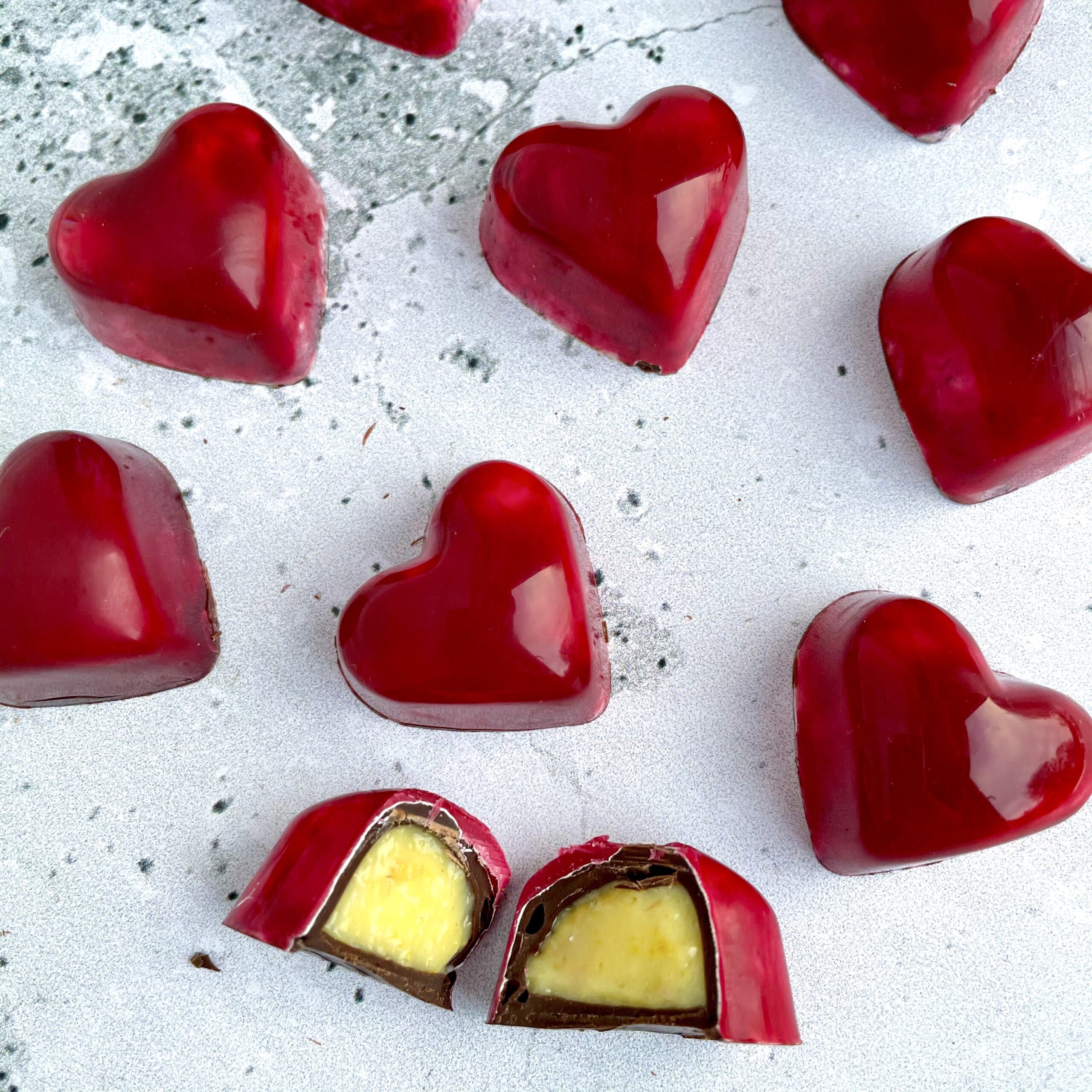 Fyldte chokolader med passionsfrugt