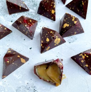 Fyldte chokolader med karamel