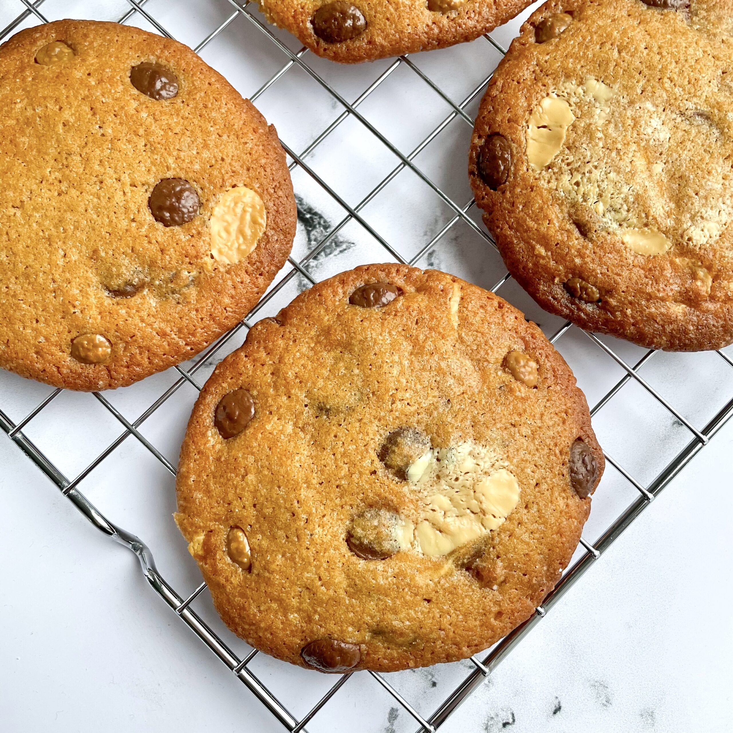 Cookies med chokolade og brunet smør
