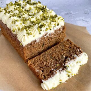 Squashkage med nem ostecreme