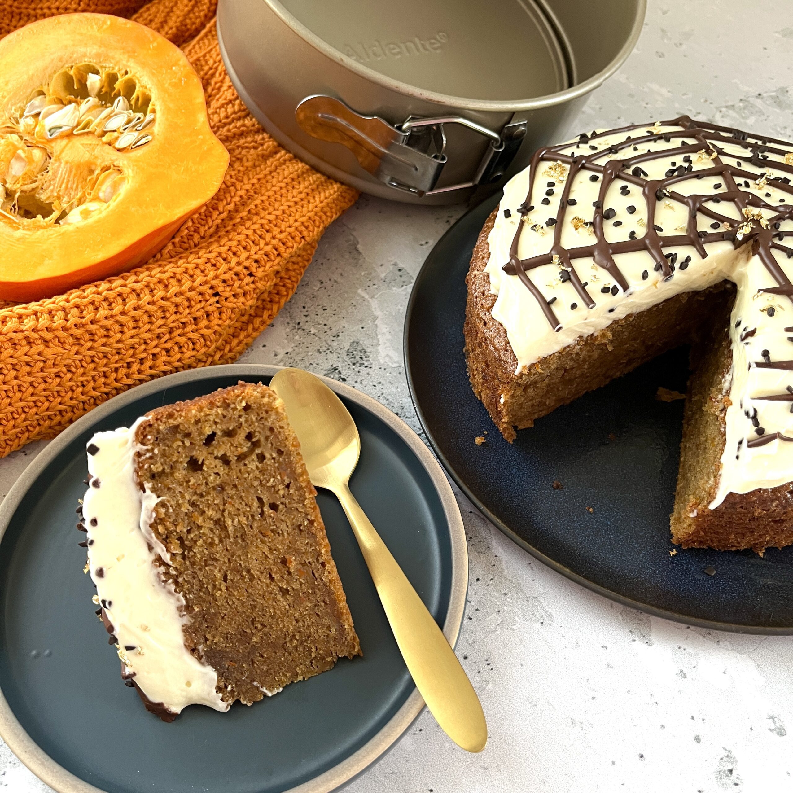 Nem Halloween kage - græskarkage med cream cheese frosting