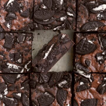 Brownie med Oreo - fudgy og snasket brownie opskrift