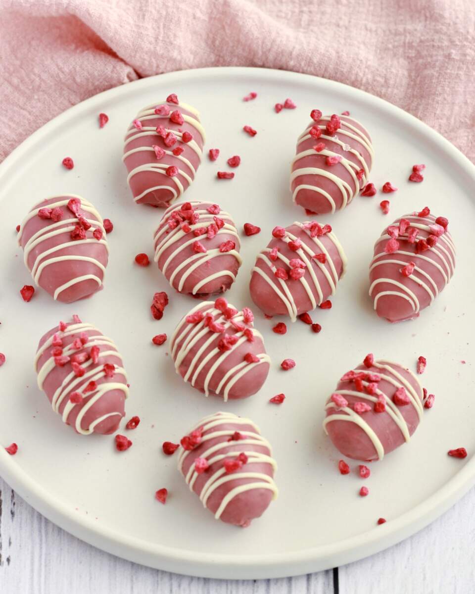 Marcipan påskeæg med hindbær og Ruby chokolade