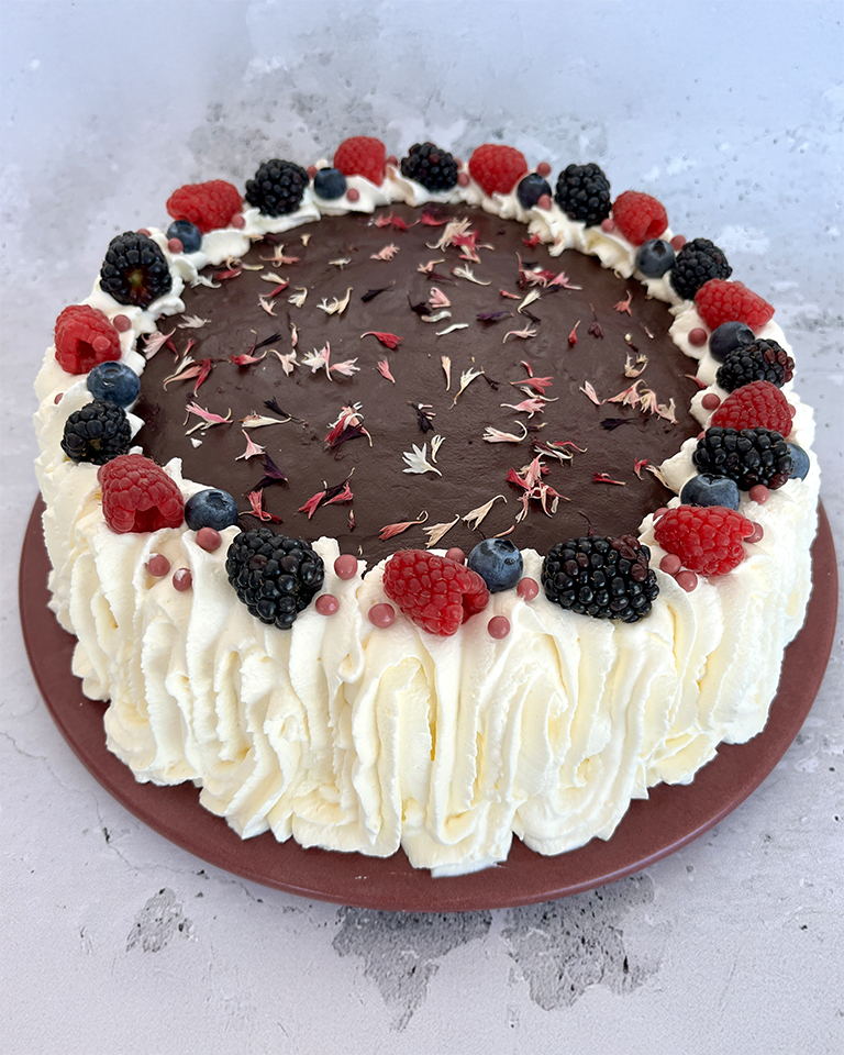Gammeldags lagkage med creme og marmelade
