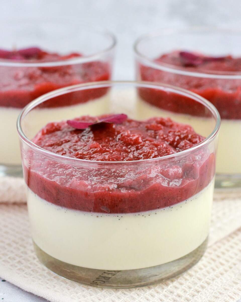 Panna Cotta med rabarber