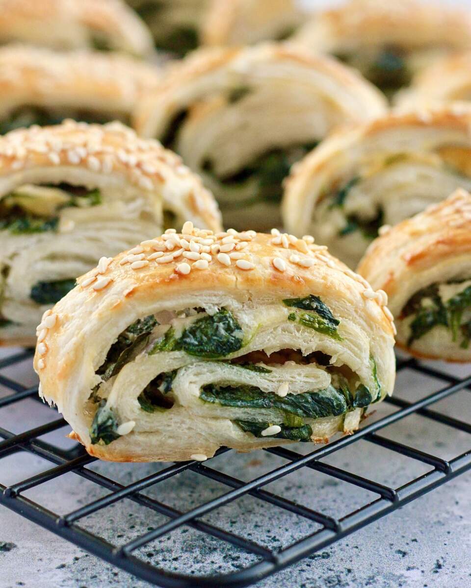Nemme butterdejshapsere med spinat og cream cheese