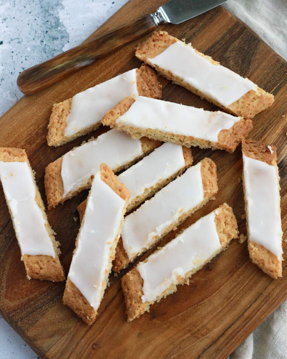 Fedtebrød - nem opskrift på fedtebrød med romglasur
