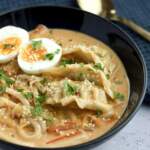 Cremet dumpling suppe med nudler og grøntsager - nem asiatisk suppe på 30 minutter