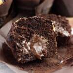 Nutella muffins - svampede chokolade muffins med nutella