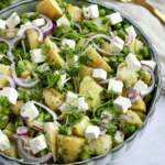 Kartoffelsalat med asparges, krydderurter og vinaigrette dressing