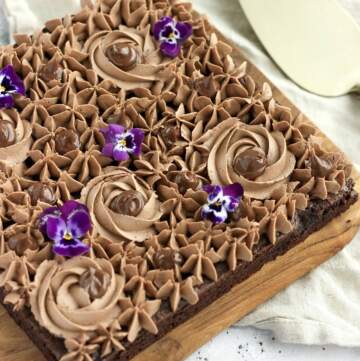 Brownie med Nutellacreme - nem og fudgy brownie med creme